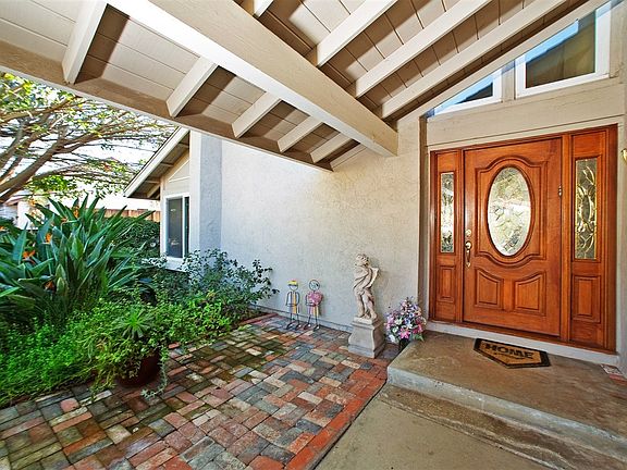 2nd image of 4695 Calle De Vida