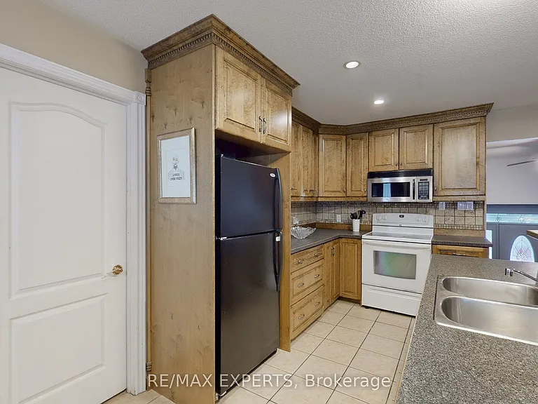 3180 Fleming Blvd — Photo 13