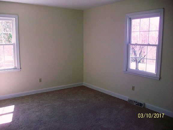 4th image of 2040 Corinth Dr