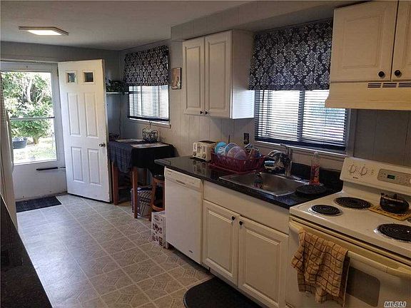 5th image of 2 Monterey Ln