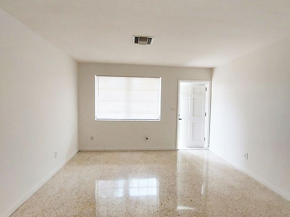 5th image of 16914 SW 93rd Ct