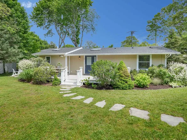 3 Kims Way, Oak Bluffs, MA 02557