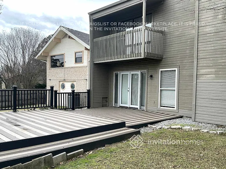 404 Columbia Dr — Photo 14