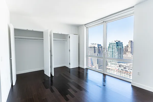 Rented by R New York | media 9