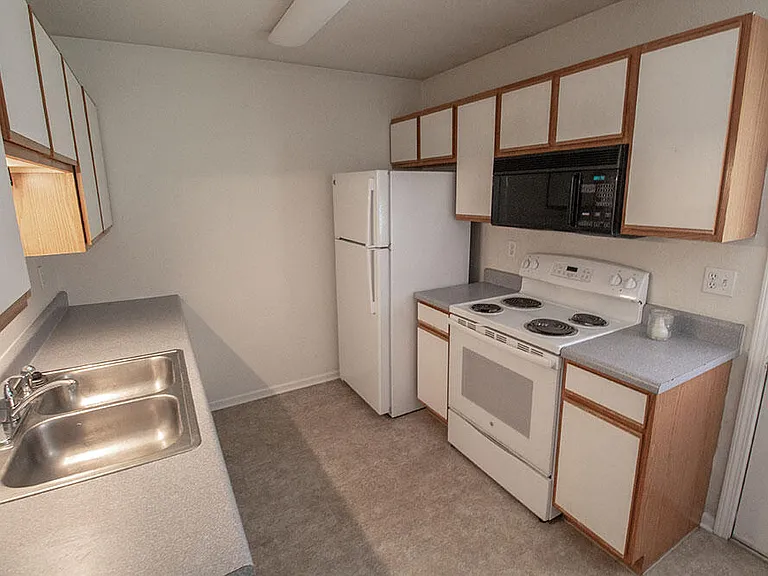 5200 Tessa Way — Photo 6