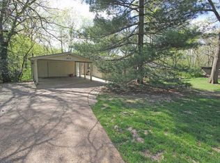 673 Craigwoods Dr, Saint Louis, MO