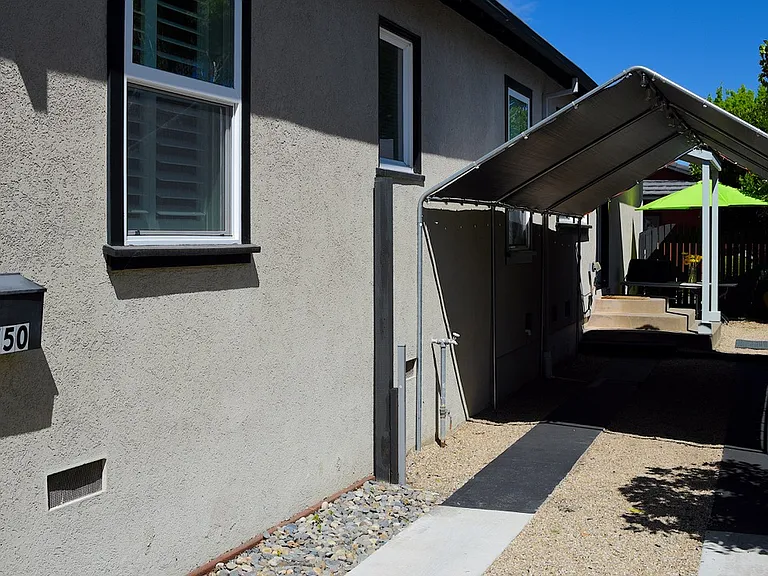 2750 Iowa St — Photo 10