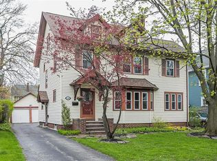 126 Hurstbourne Rd, Rochester, NY 14609