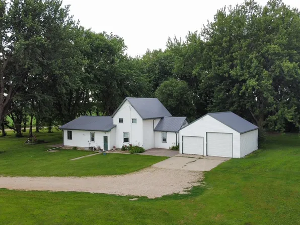 25782 180th St, Reading, MN 56165