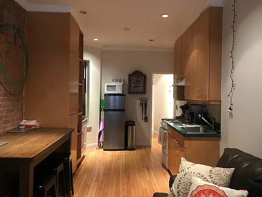 Rented by Highline Residential | media 8