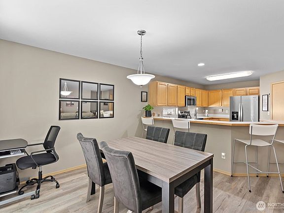 3rd image of 405 118th St E