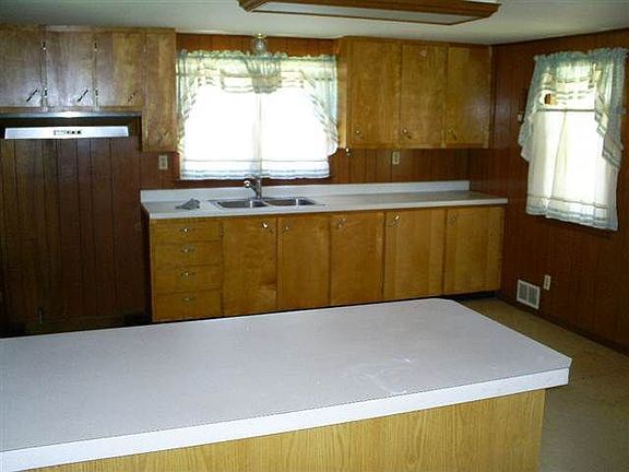 4th image of 518 Oak St