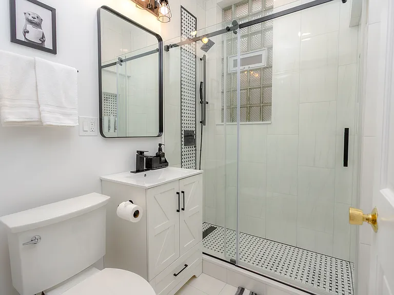 2232 W Homer St #2 — Photo 17