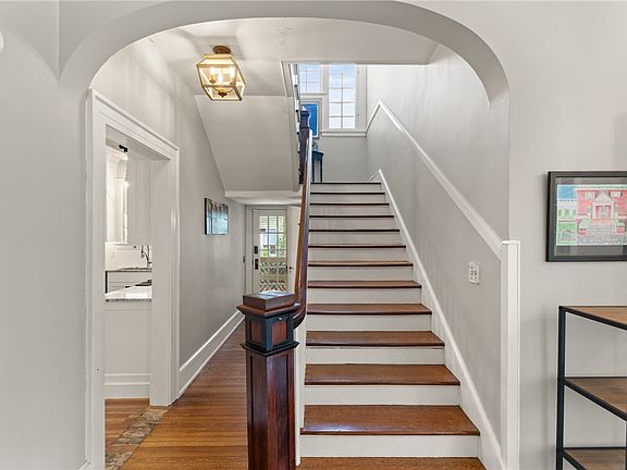 5th image of 815 Union St
