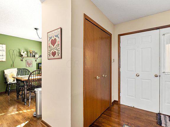 2nd image of 850 Tamara Dr N