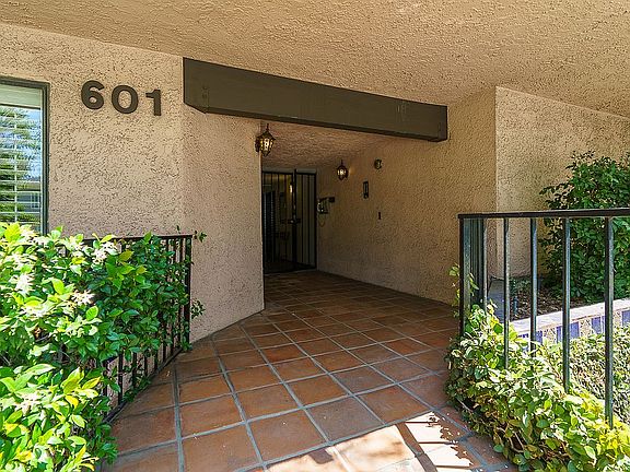4th image of 601 E California Blvd APT 305