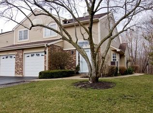 153 Winchester Dr APT B, Streamwood, IL 60107