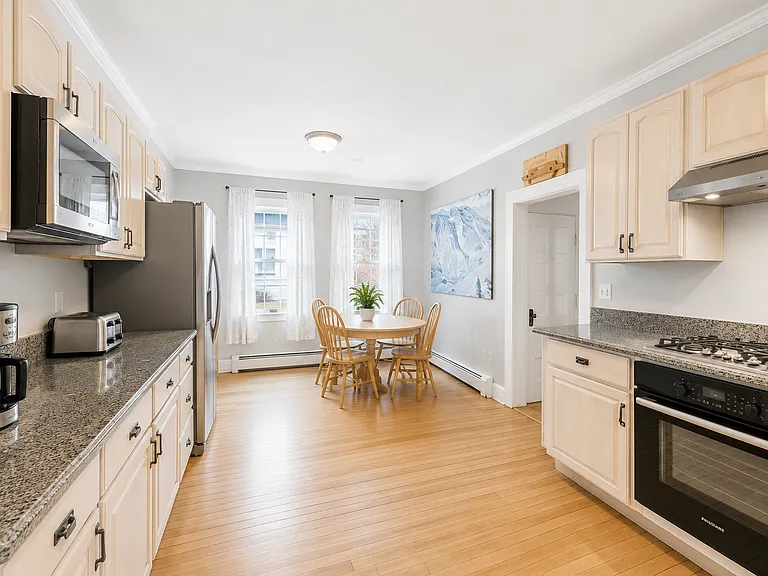 5 Pleasant St — Photo 1