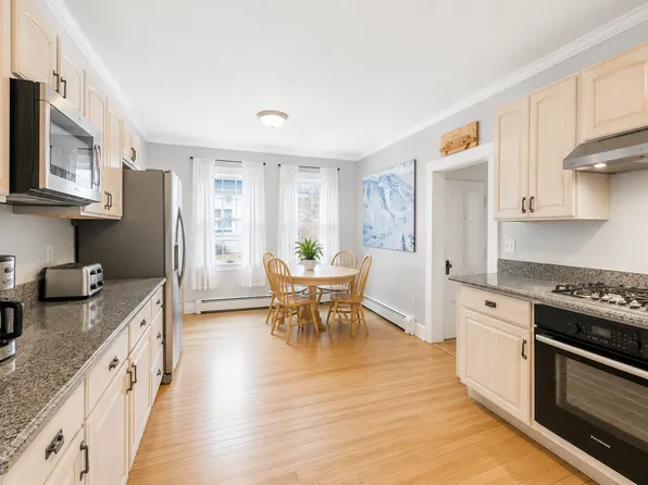 5 Pleasant St, Lincoln, NH 03251