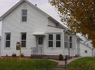 812 S 10th St, Burlington, IA 52601