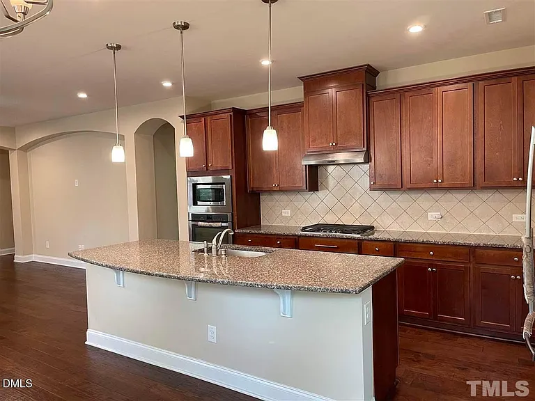 811 Rymark Ct — Photo 7