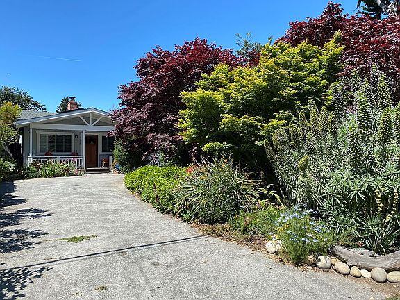2nd image of 318 Townsend Dr