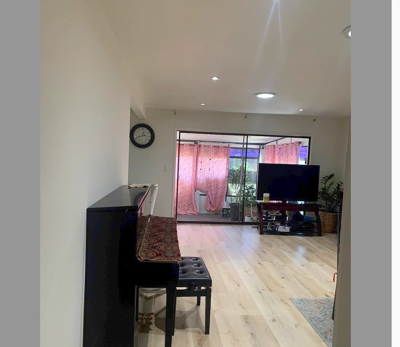 3 bed, 2.5 bath, 1345 sqft, $3,850 — Photo 3