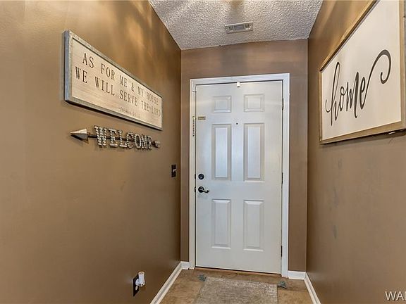 3rd image of 1109 Mockingbird Ln