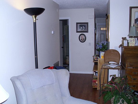 4th image of 133 Shady Oak Ln