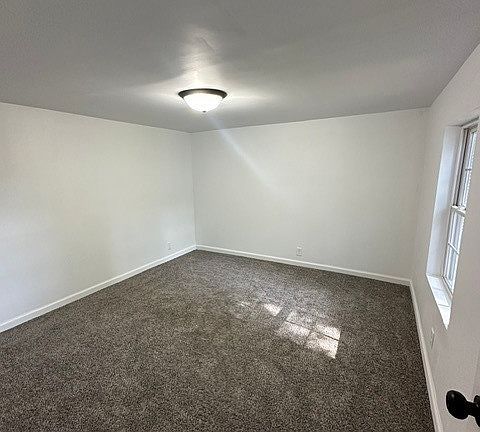 5th image of 110 N Robert Dr