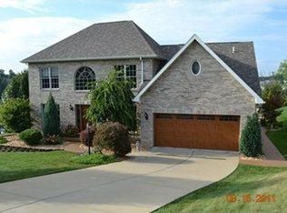 401 Abbey Ln, Rostraver Township, PA 15012