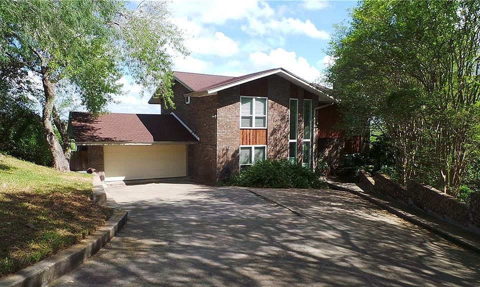 1st image of 13713 Bluff Trl