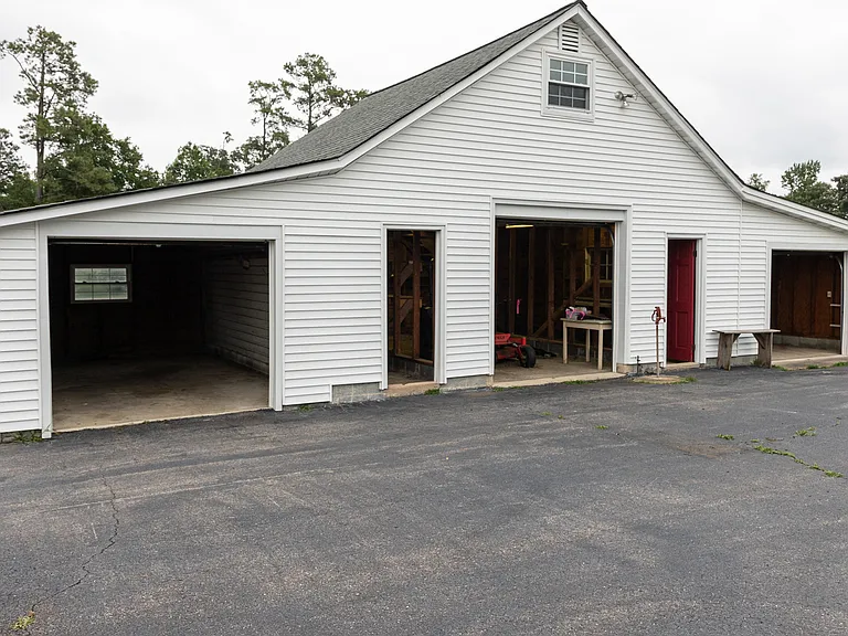 10521 Chalkley Rd — Photo 21
