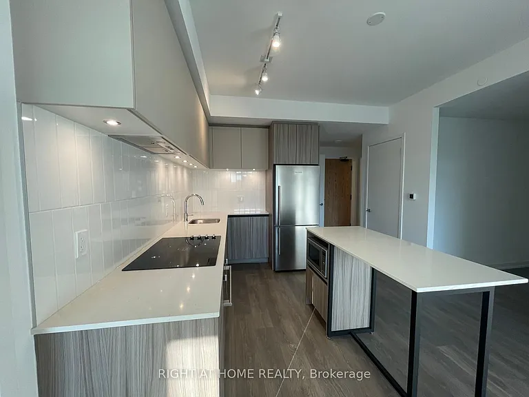 8 Beverley Glen Blvd #D-331 — Photo 16