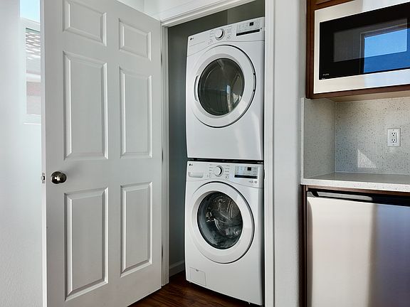 5th image of 3191 Ives Ln #A
