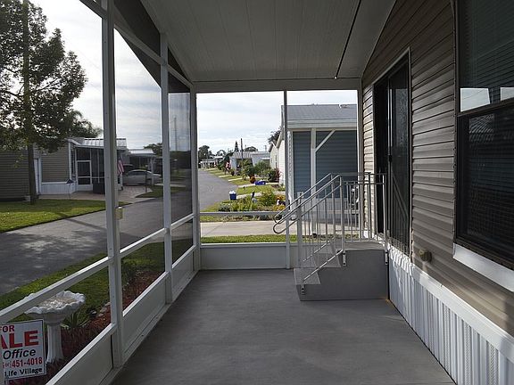 4th image of 504 Sunnybrook Cir W