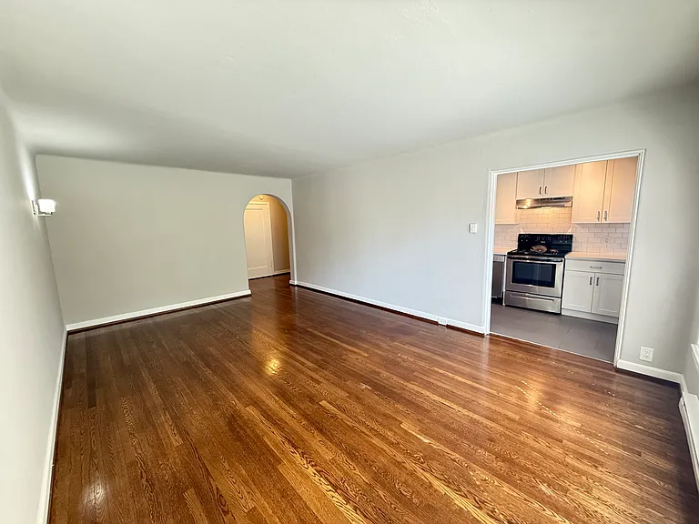 421 Summit Ave E #202 — Photo 18