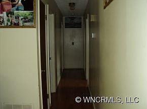 5th image of 19 W Silverleaf Dr
