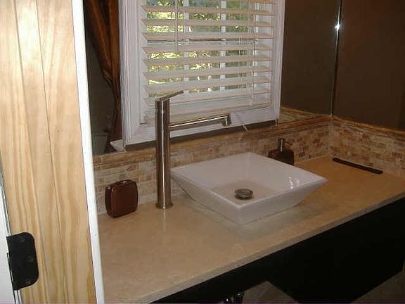 4th image of 3287 River Oak Way