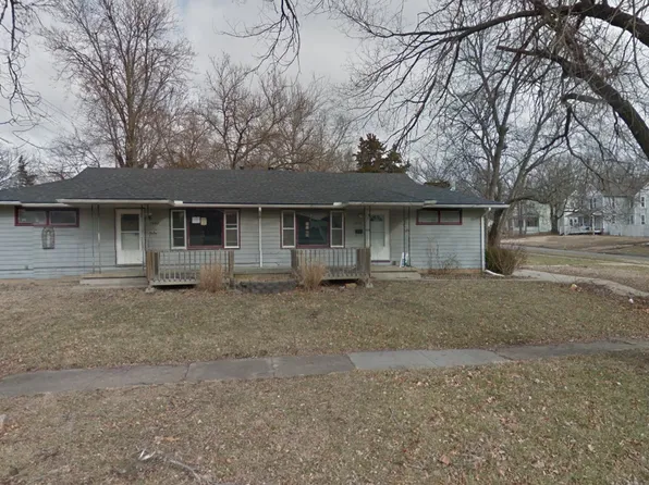 1002 SW 19th St, Topeka, KS 66604