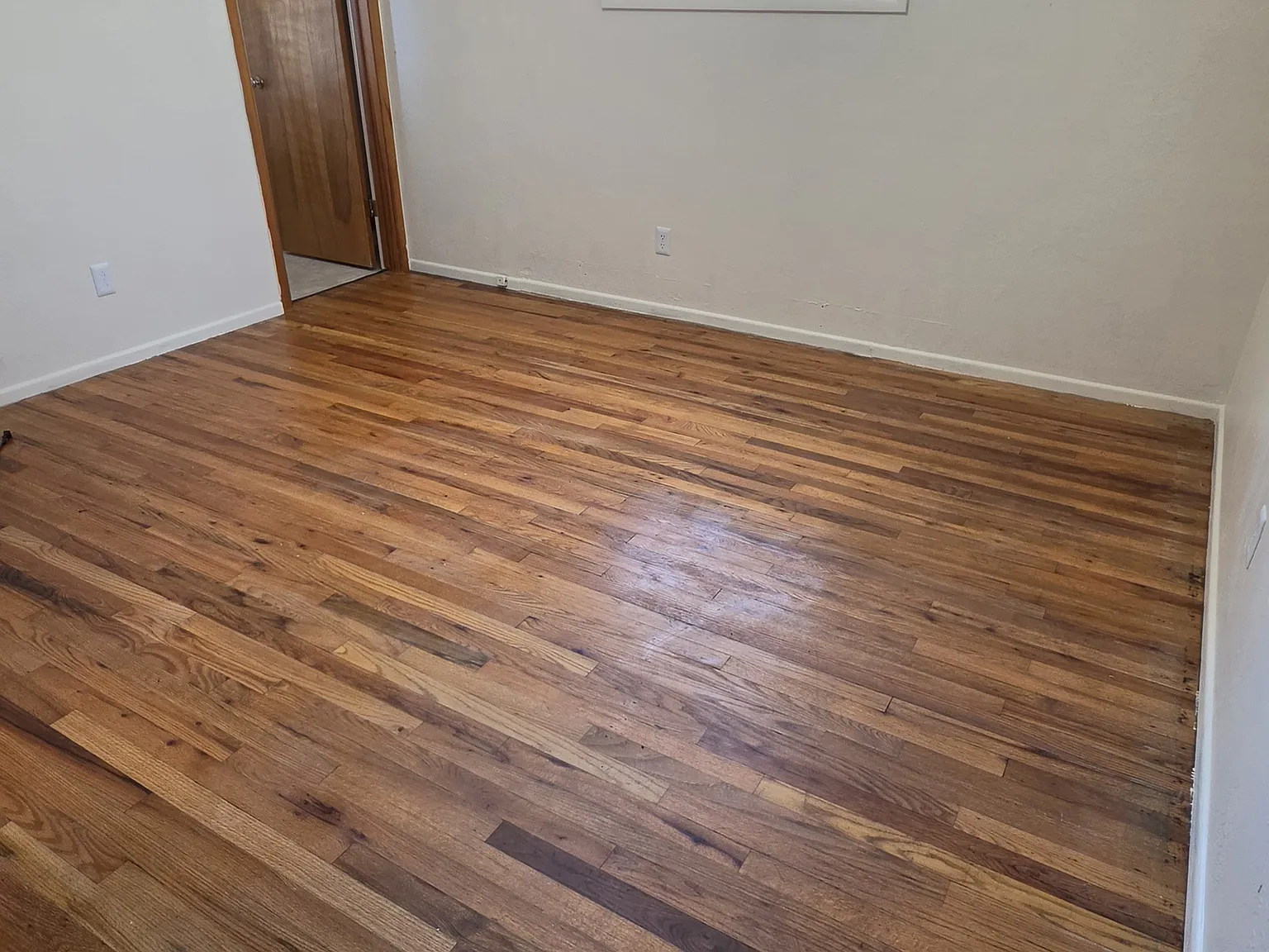 3 bed, 1.5 bath, 1400 sqft, $700 — Photo 4