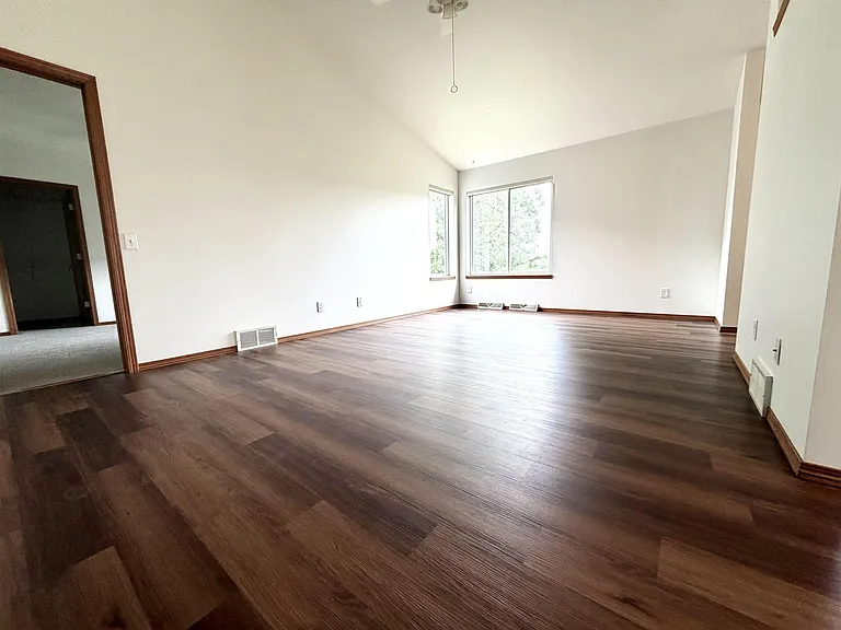 1217 Glacier Hill Dr — Photo 5