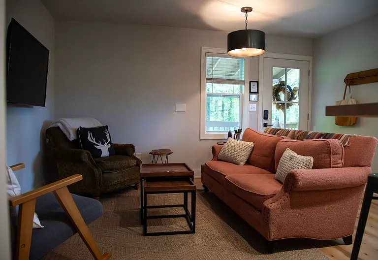 1537 Columbus Rd — Photo 18
