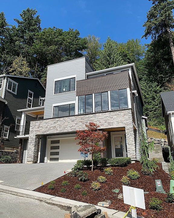 1st image of 11122 86th Ave NE