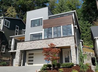 11122 86th Ave NE, Kirkland, WA 98034