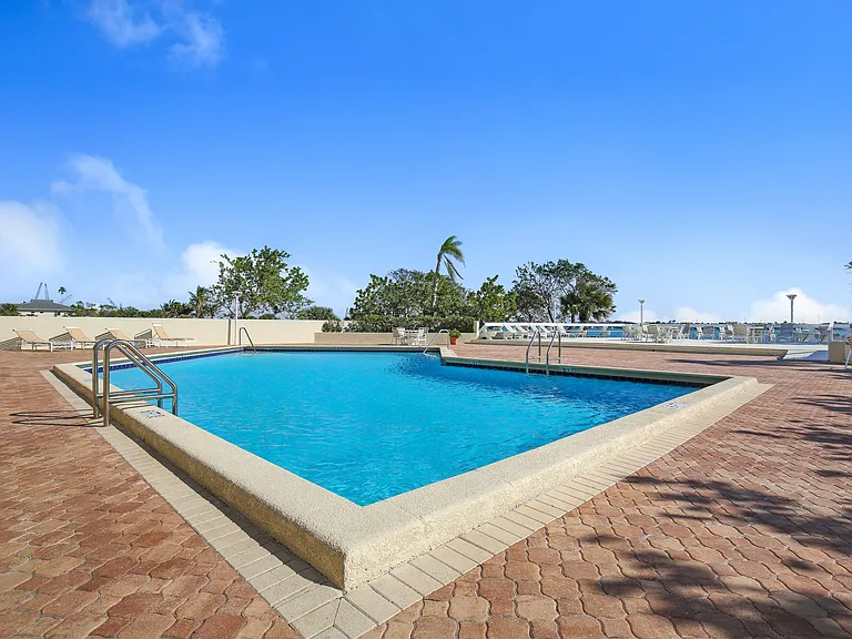 5600 N Flagler Dr #605 — Photo 19