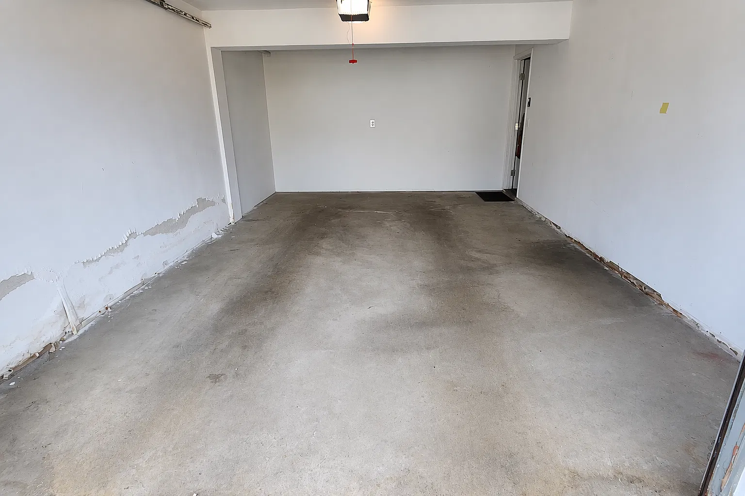 2 bed, 1054 sqft, $2,400 — Photo 2