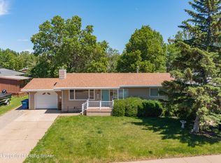 1070 4th Ave E, Dickinson, ND 58601
