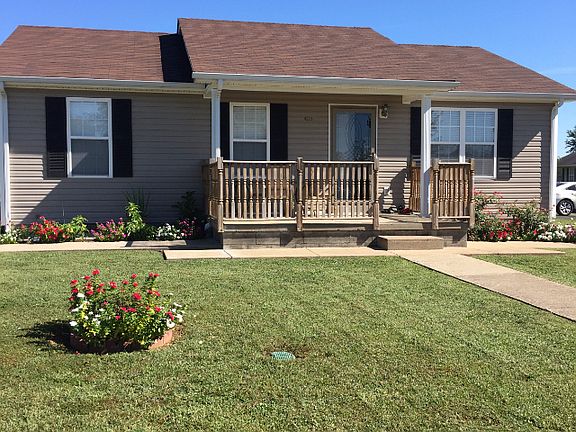 2nd image of 405 Lincoln Ct