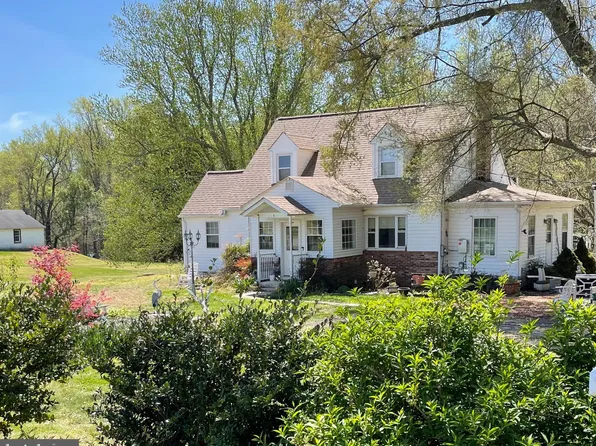 9285 Mackall Rd, Saint Leonard, MD 20685